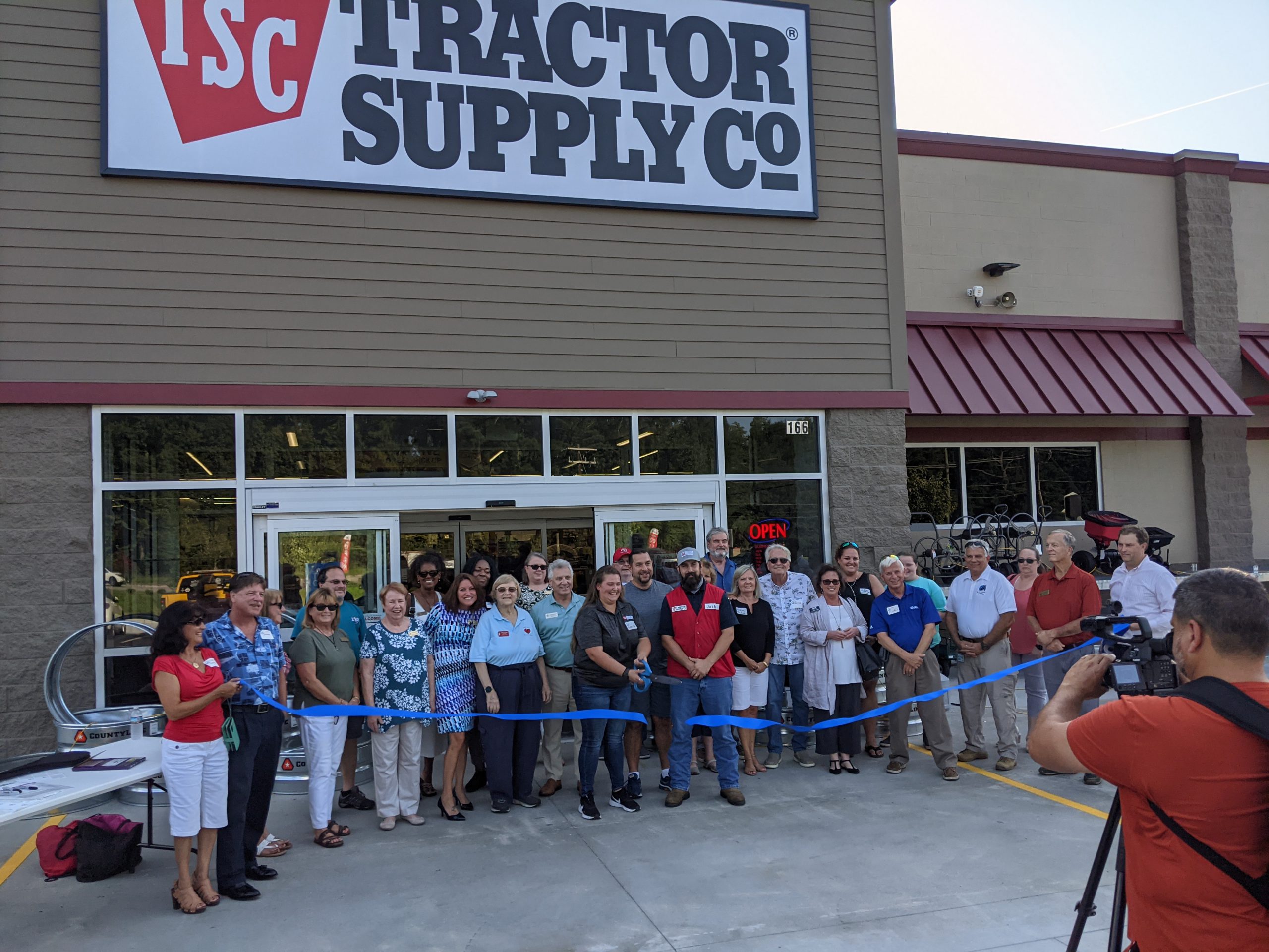 Currituck Chamber Welcomes Tractor Supply Company to Moyock